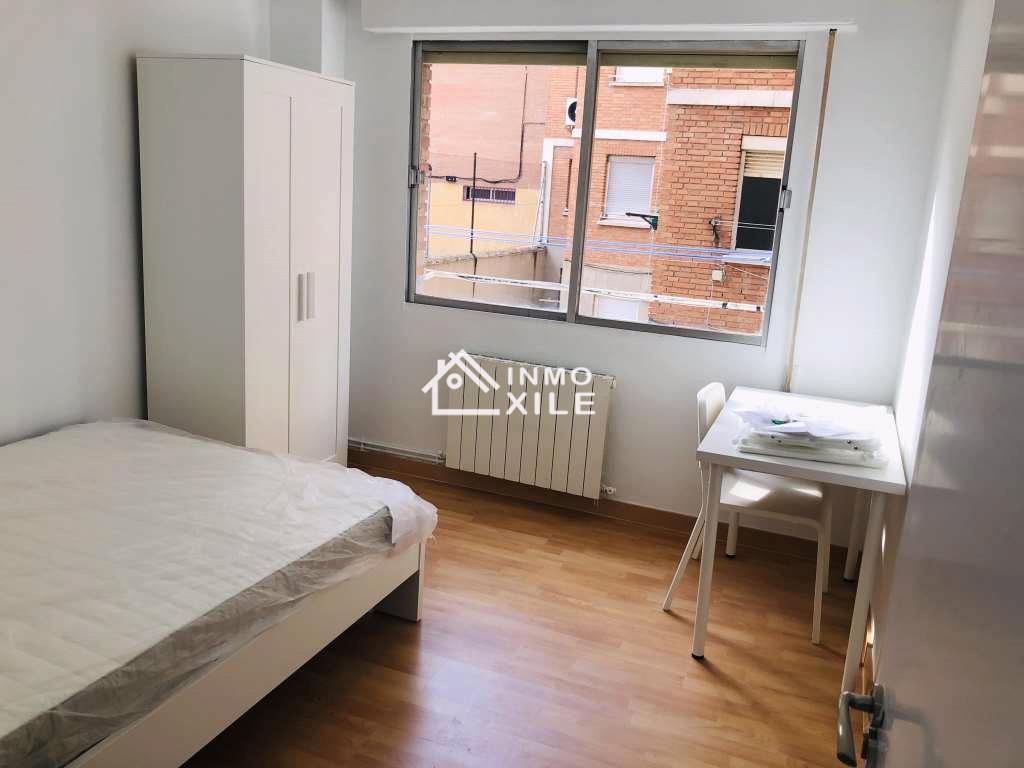 马德里地铁5号线Urgel四室一厅出租缩略图